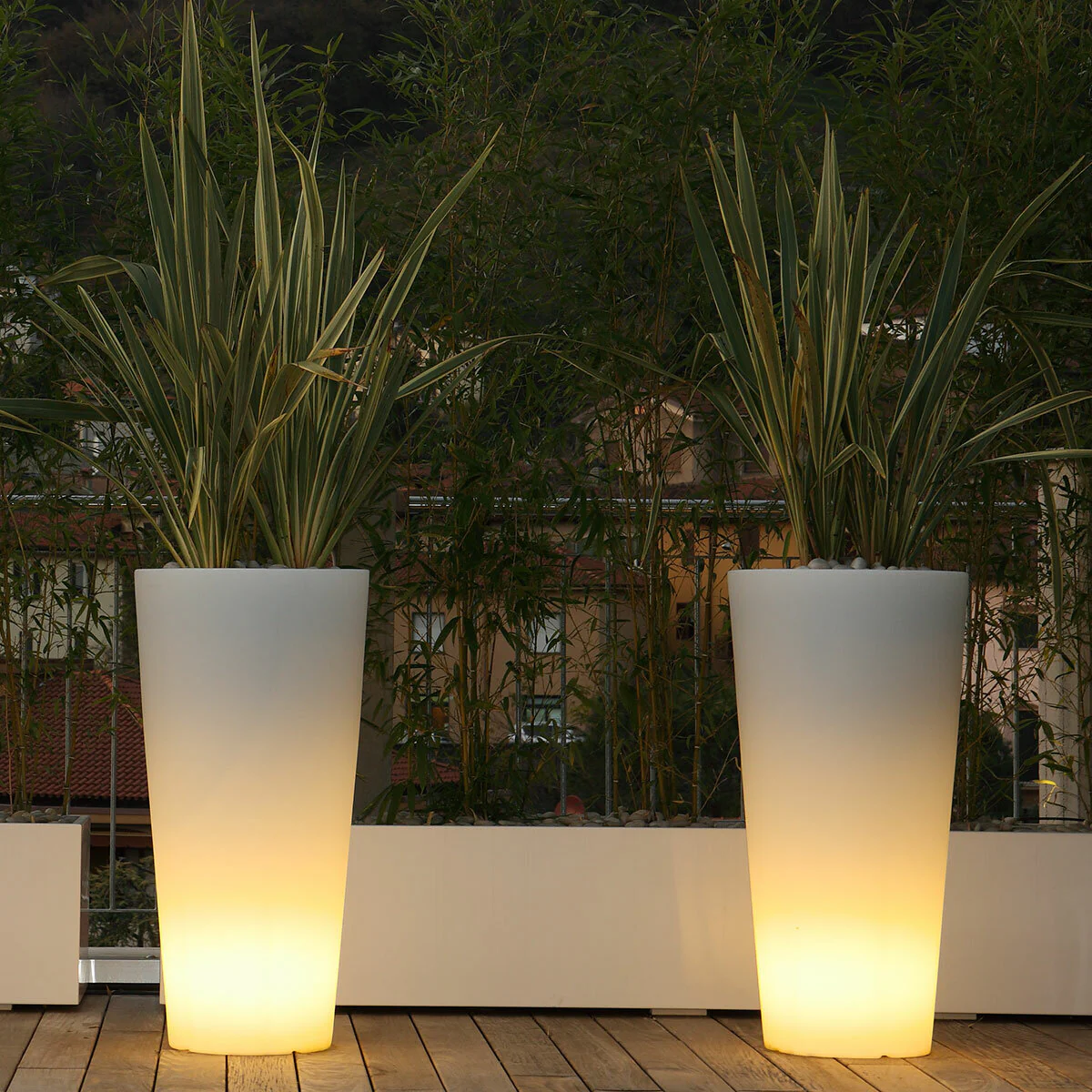 Arkema Tondo 102 SL round outdoor lighting vase - Image 3