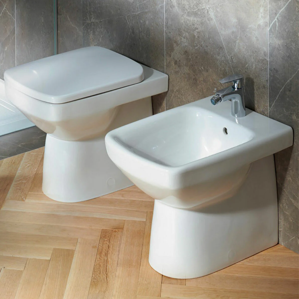 Geberit Selnova Square Rimfree floorstanding toilet - Image 2