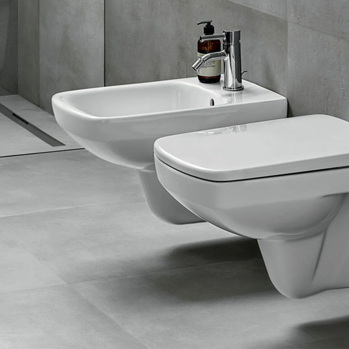 Geberit Selnova Square wall hung bidet - Image 2
