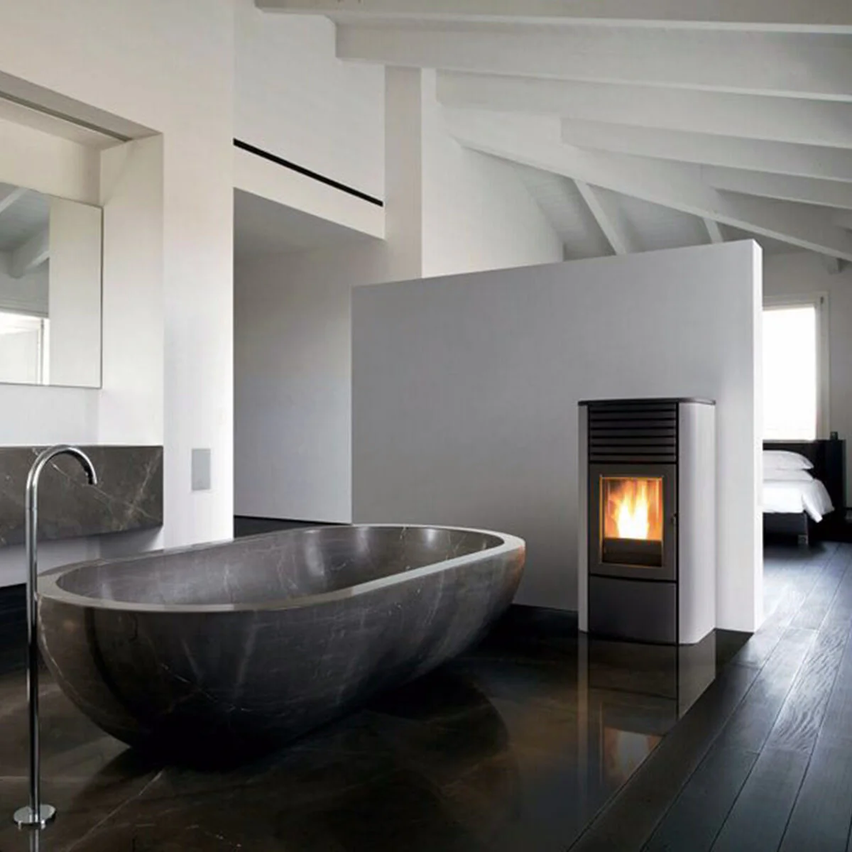 MCZ Clio Hydro 23 S1 23 kW bordeaux water pellet stove - Image 2